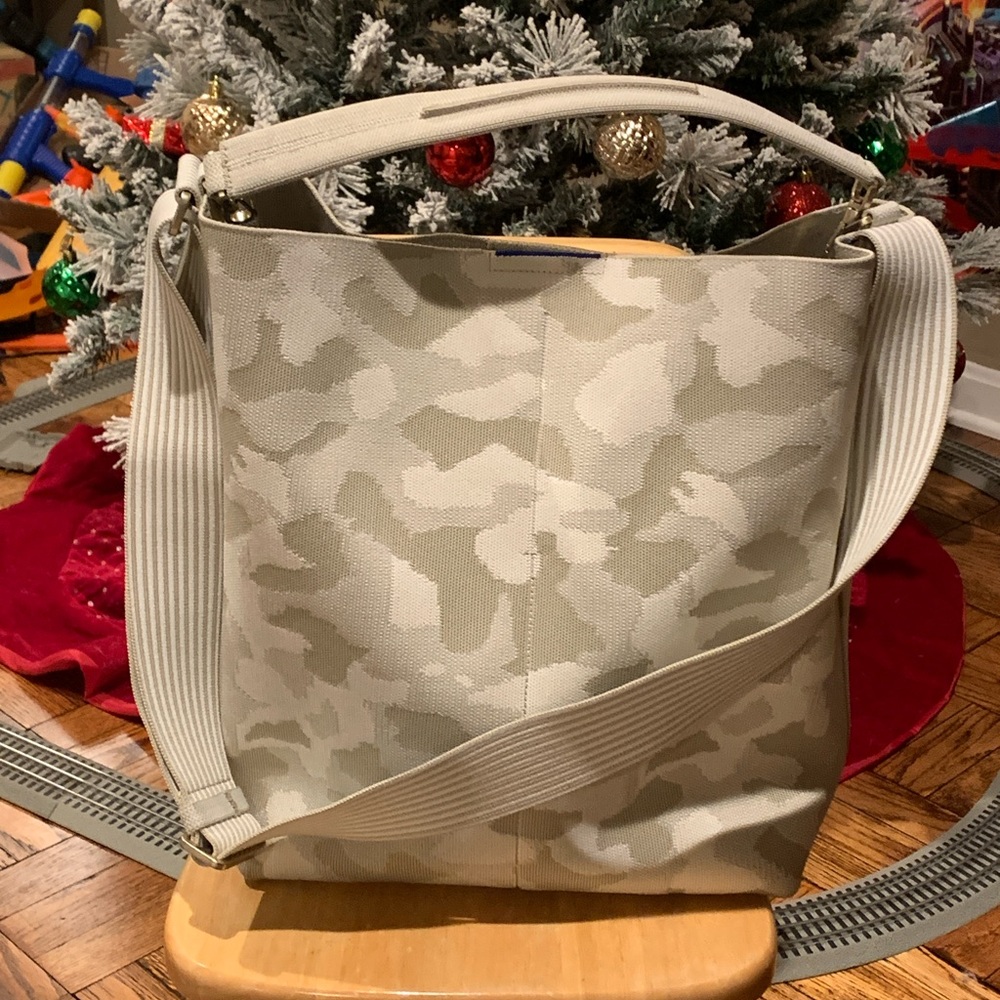 ROTHY’s Camo Bucket Bag - White/Gray